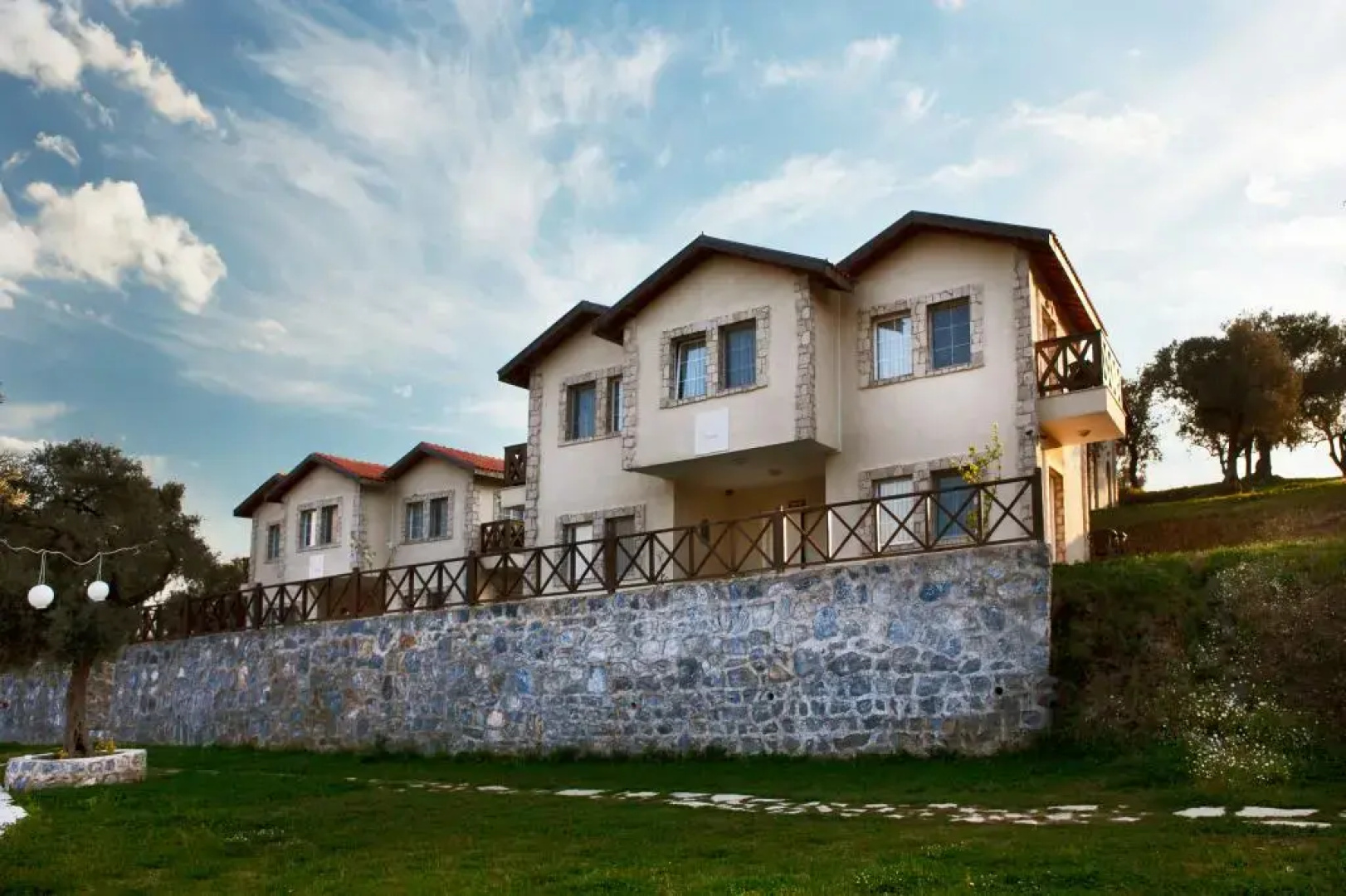 Vinifera Vineyards Hotel