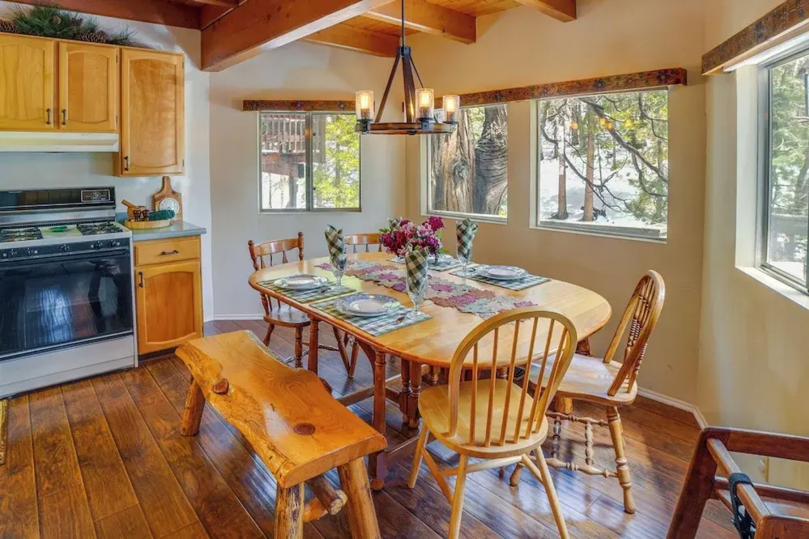 'peaceful Pines' Running Springs Home w/ 3 Decks