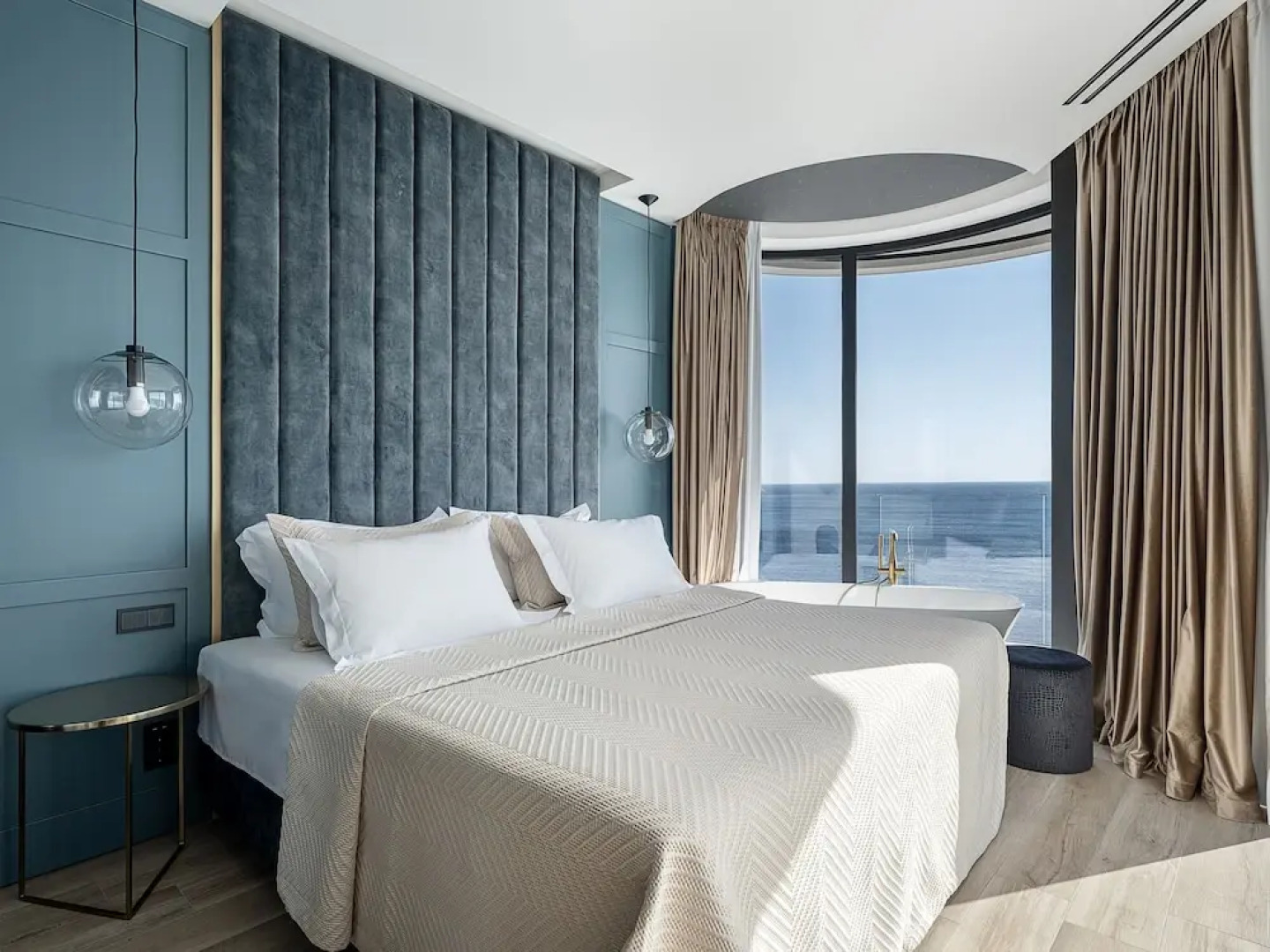 Fabulous 5 Bedroom Villa With sea Access