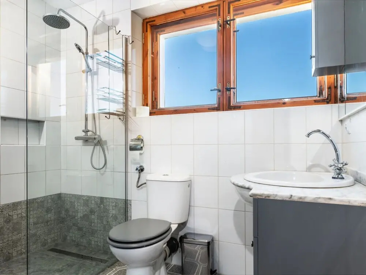 Niezwyk y W Adys Awowo