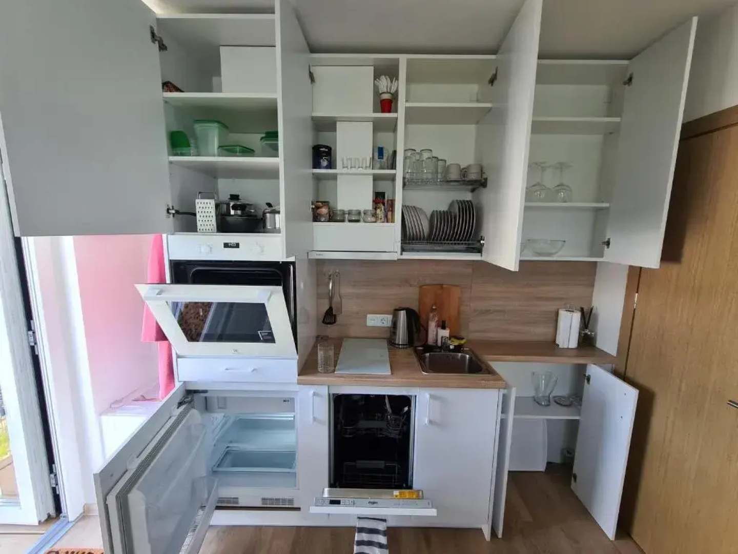 Vaivorykštės 7D apartamentai (su baseinu)
