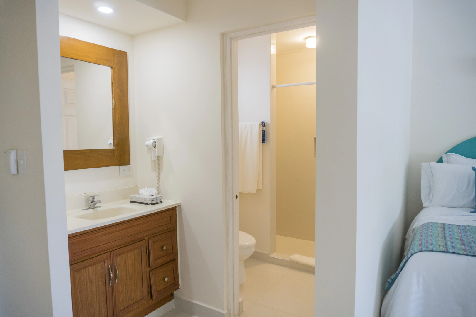 The Westmarine Waterfront Hotel