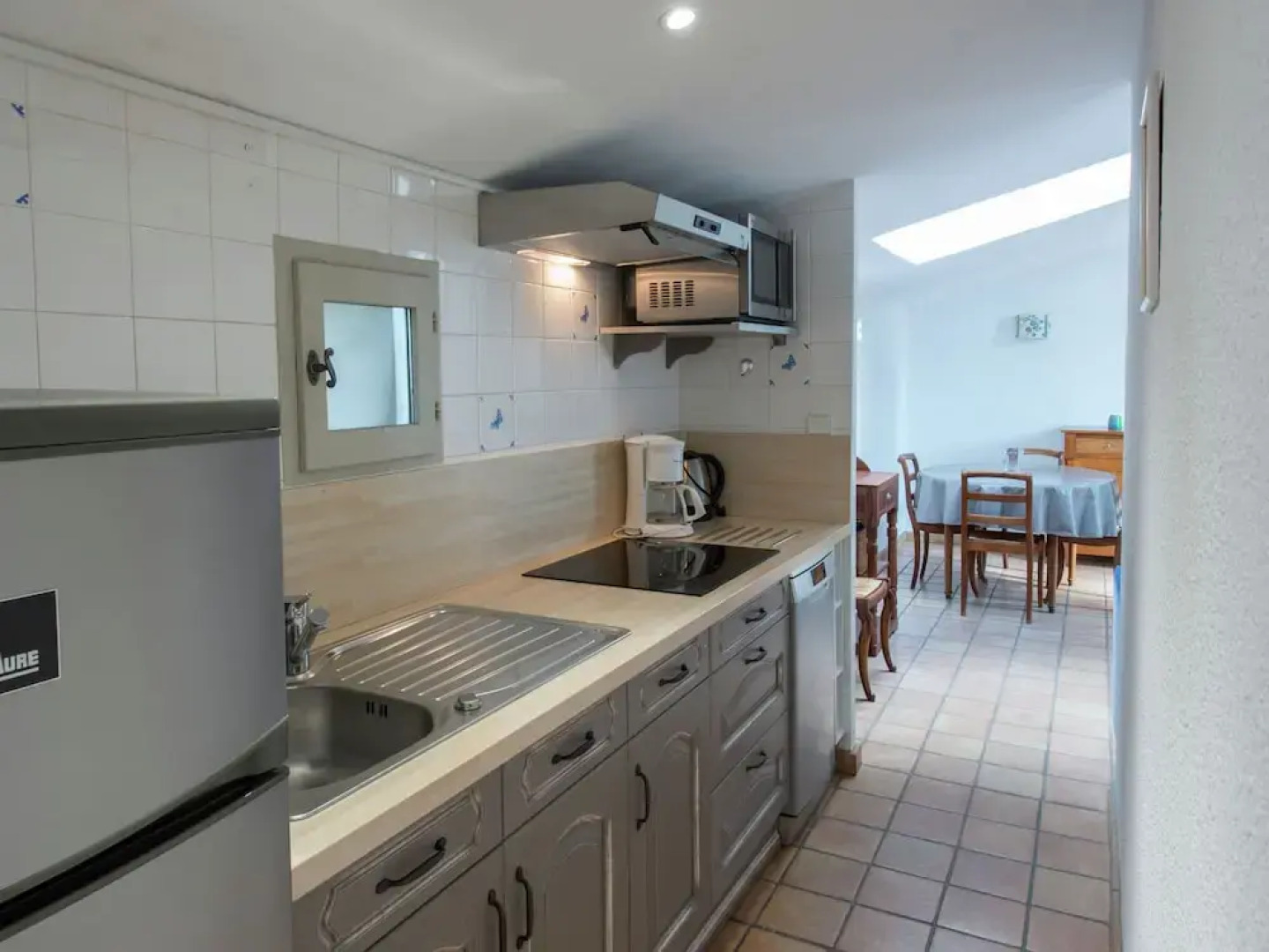 Lavish Apartment in Saint-clair With Balcony