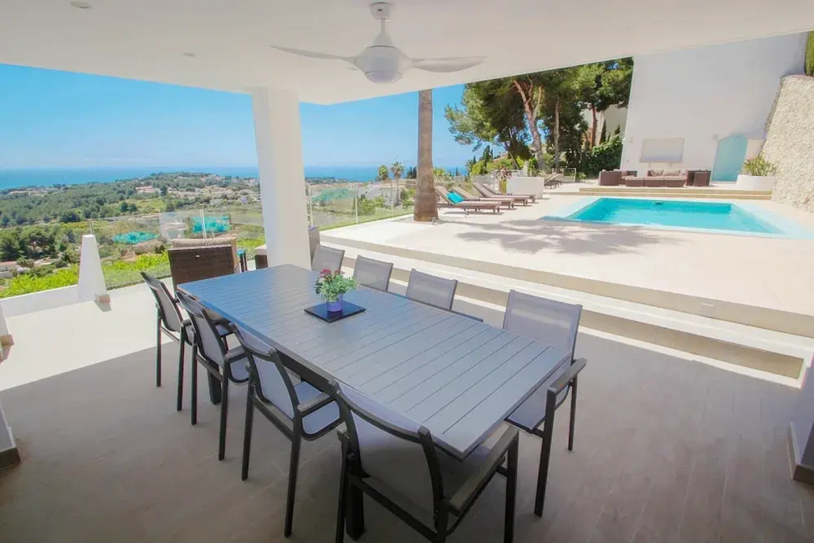 Amigos - holiday home with private swimming pool in Moraira