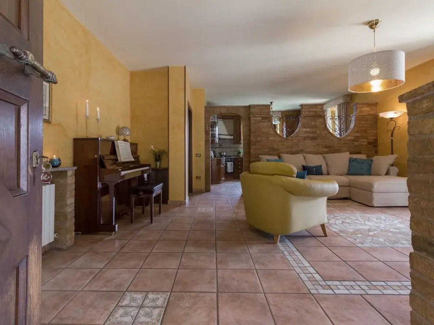 Beautiful Villa With Private Swimming Pool and Close to the sea