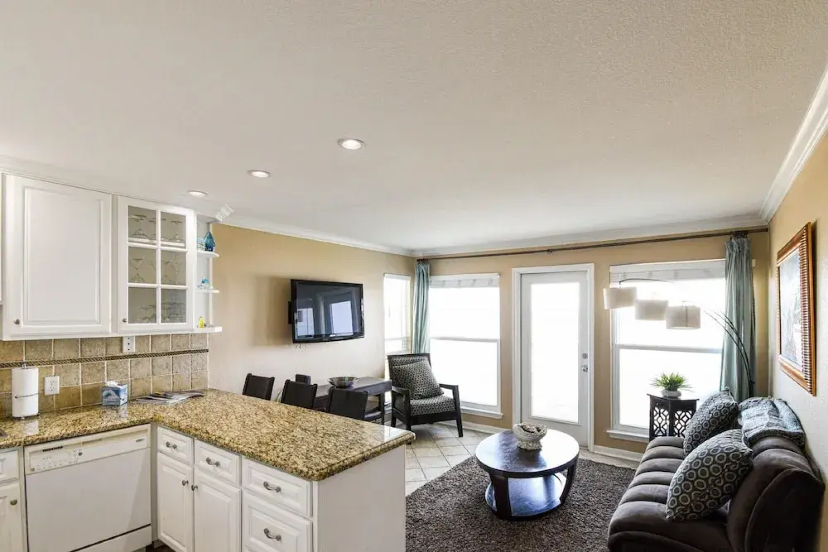 Seascape 2216 Hotel Room