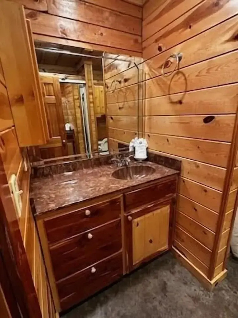 Serenity Forest Cabin With Private Hot Tub and Grill on the Back Deck by Redawning