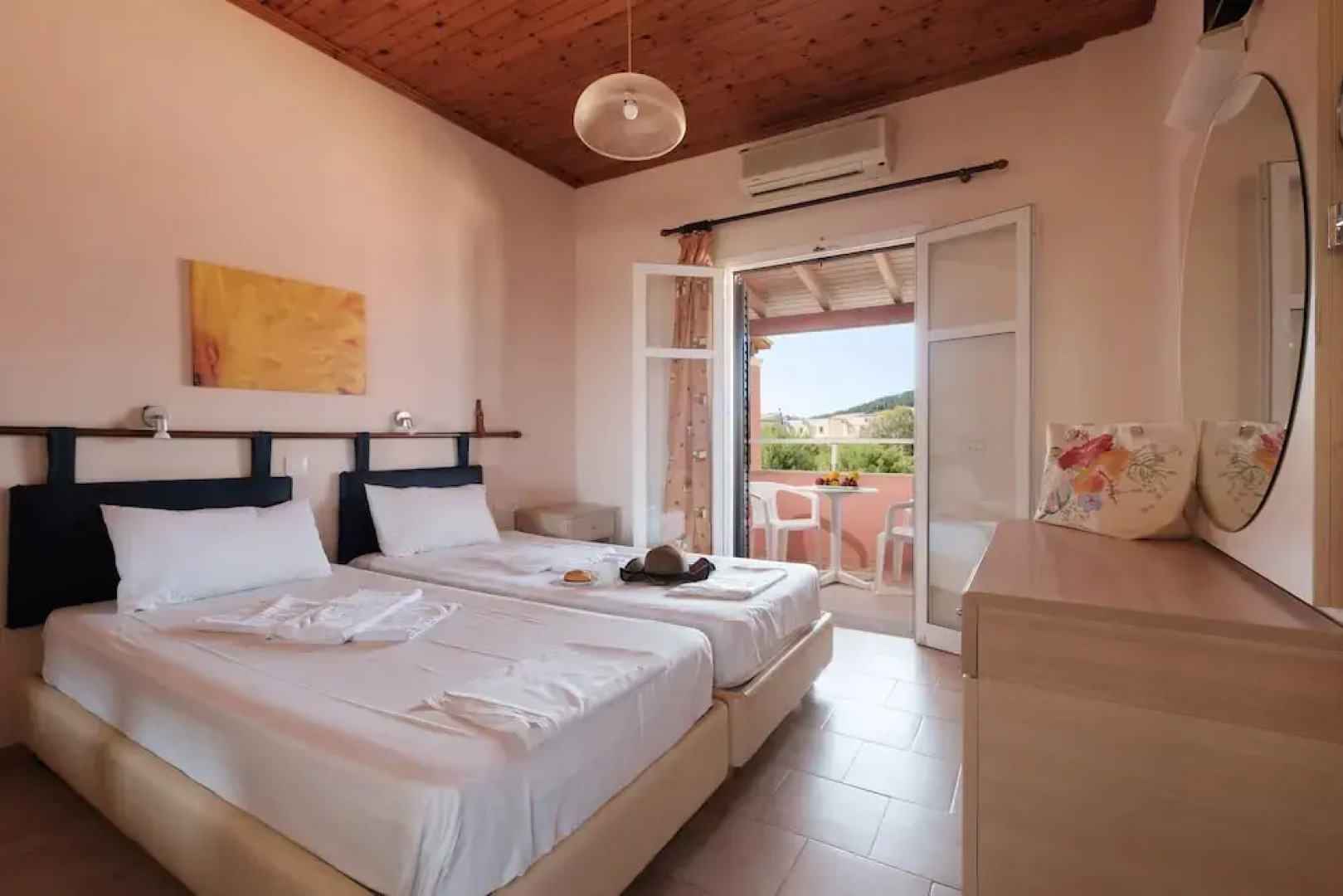 Canal d'Amour Makris Apartments