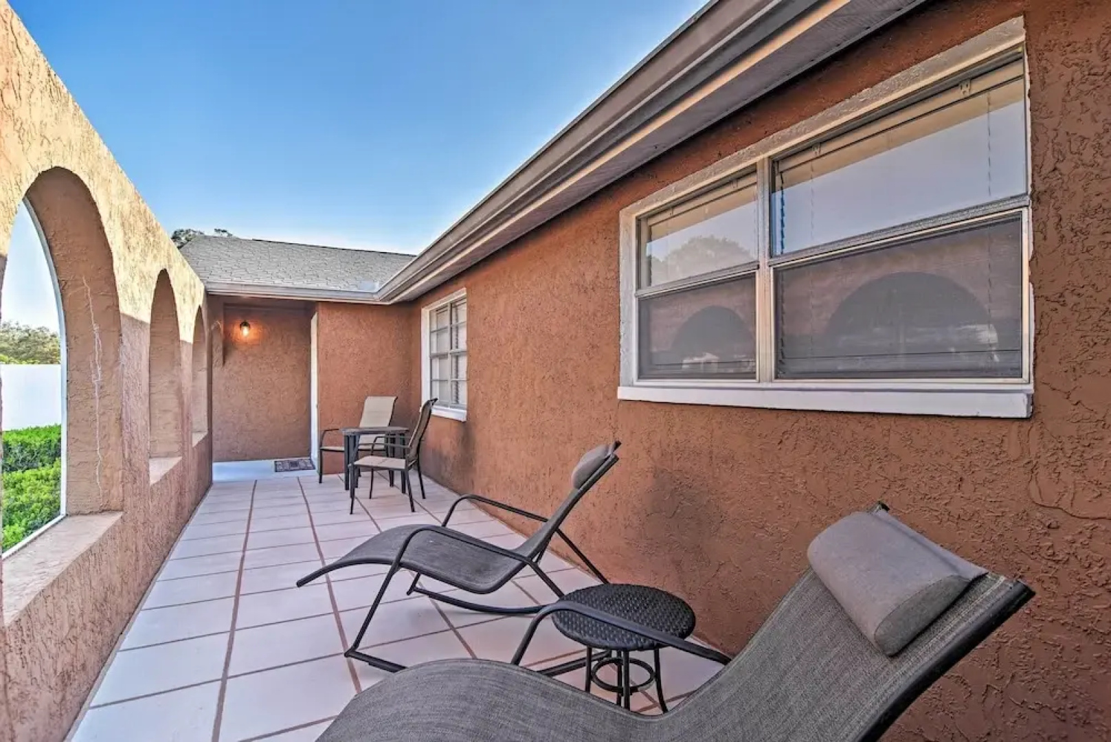 Idyllic Largo Escape w/ Private Pool & Lanai!