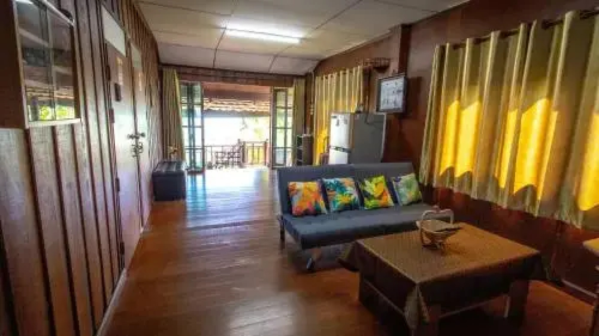 SeeSea Thai wooden house on beachfront