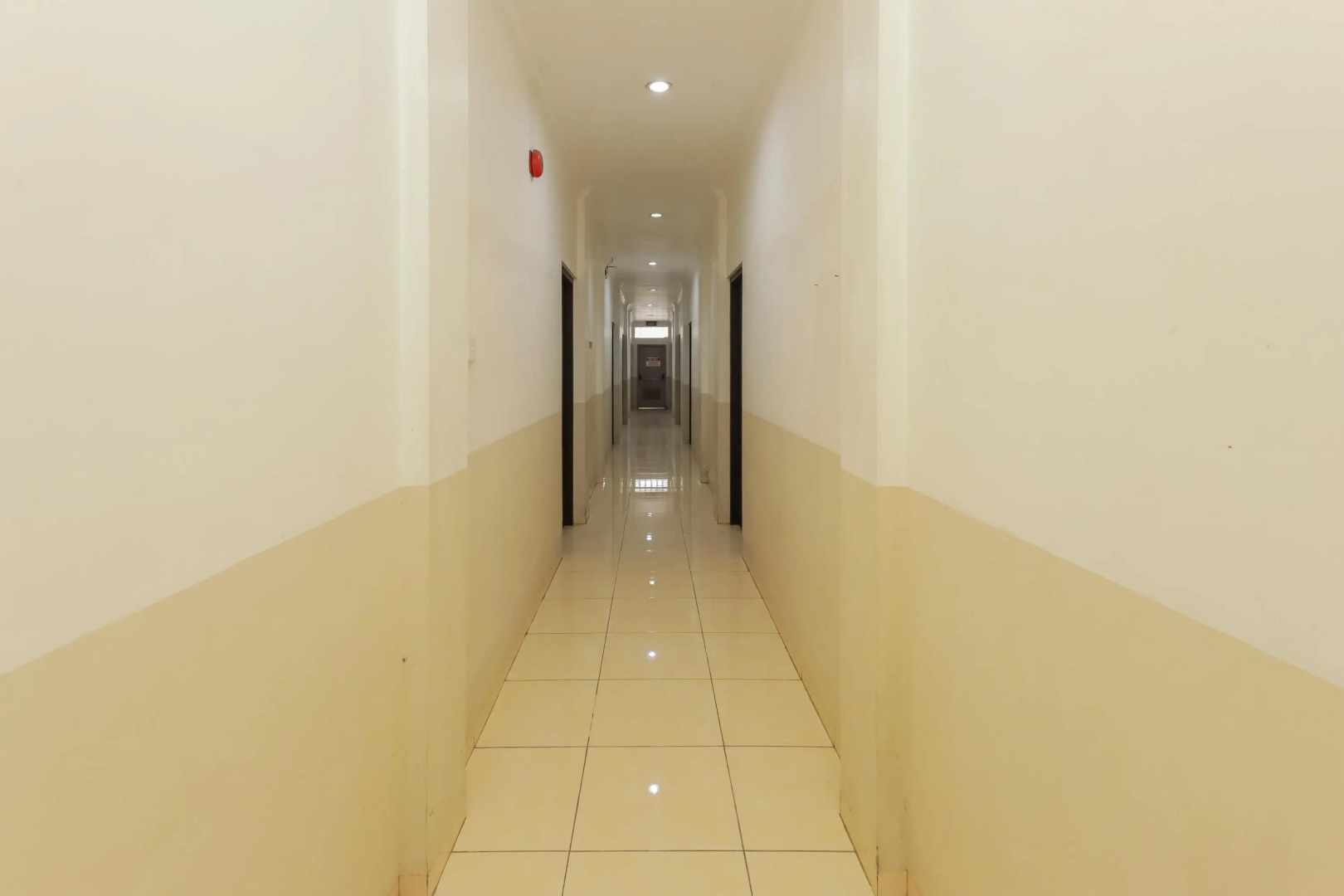 RedDoorz near Juanda Airport T1