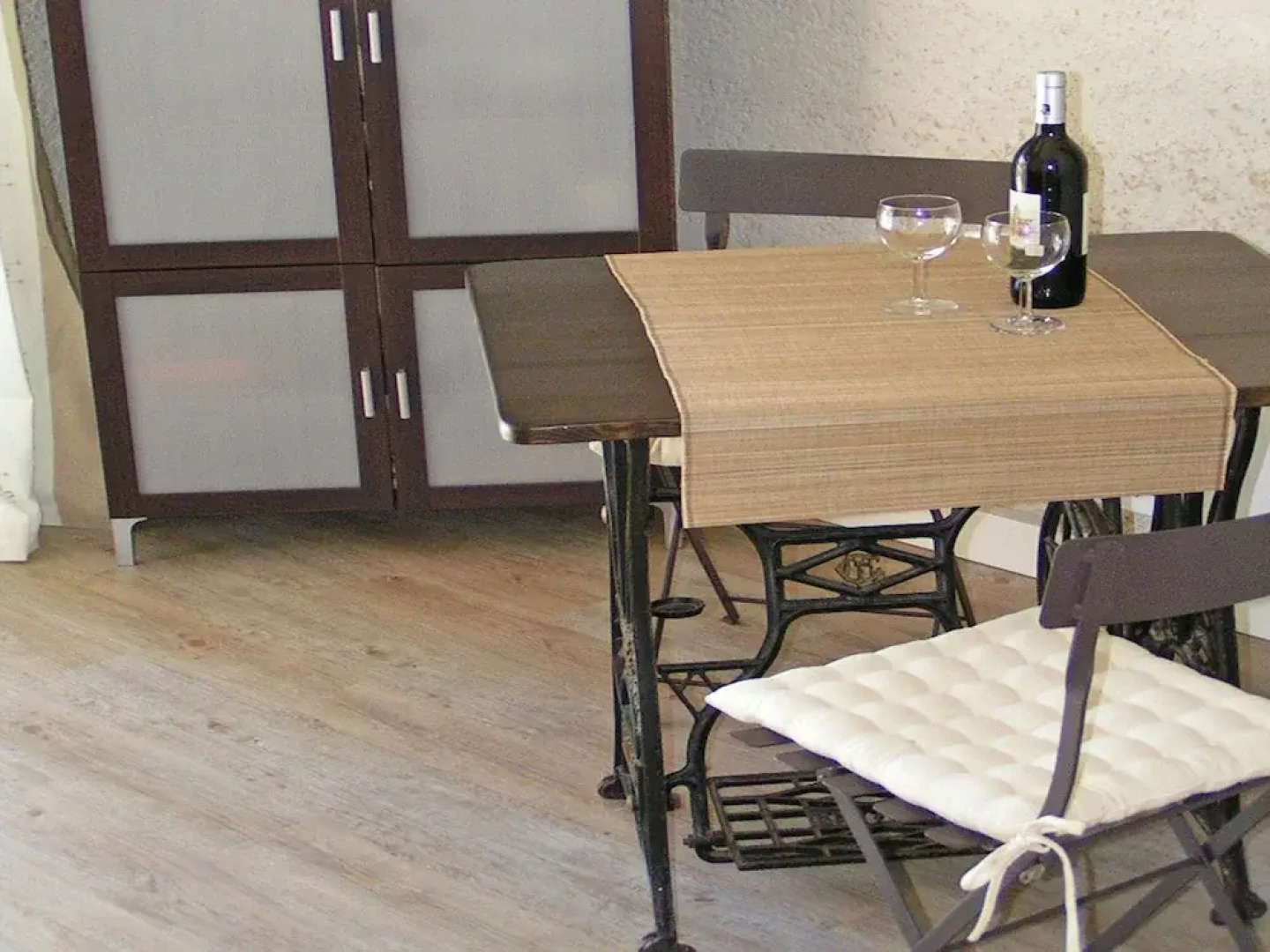 Cozy Cottage With Fenced Pool, in a Quiet Area and 30 km From the Mont Ventoux