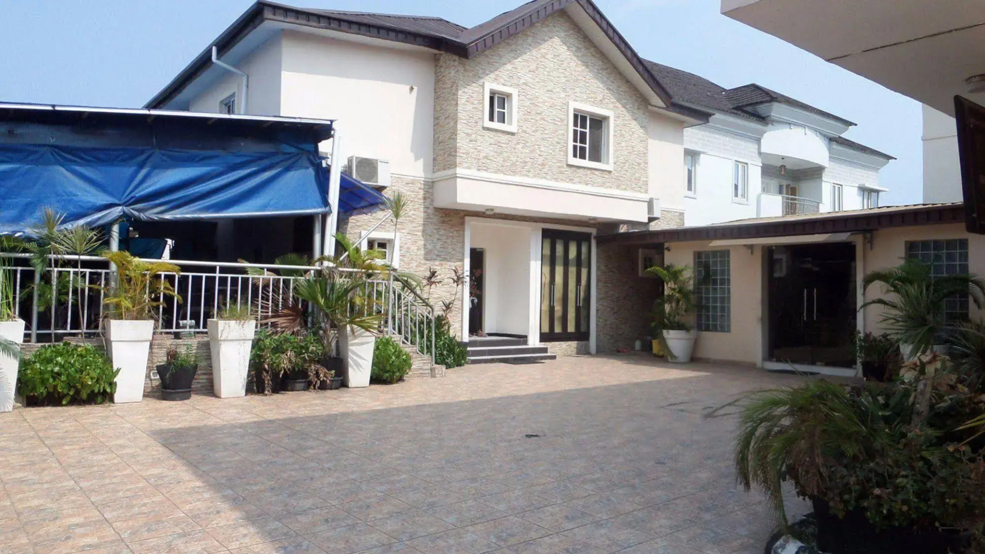 Larry Mitchelle Suites