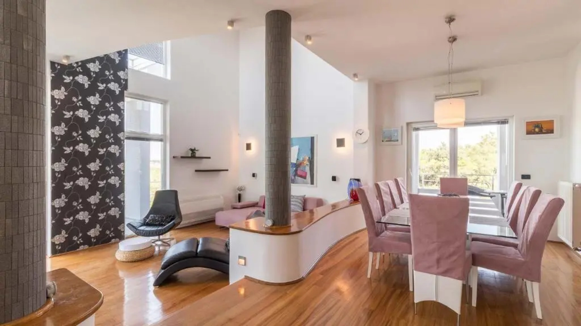 Luxury villa Nicol with pool and sea view 300m from the beach