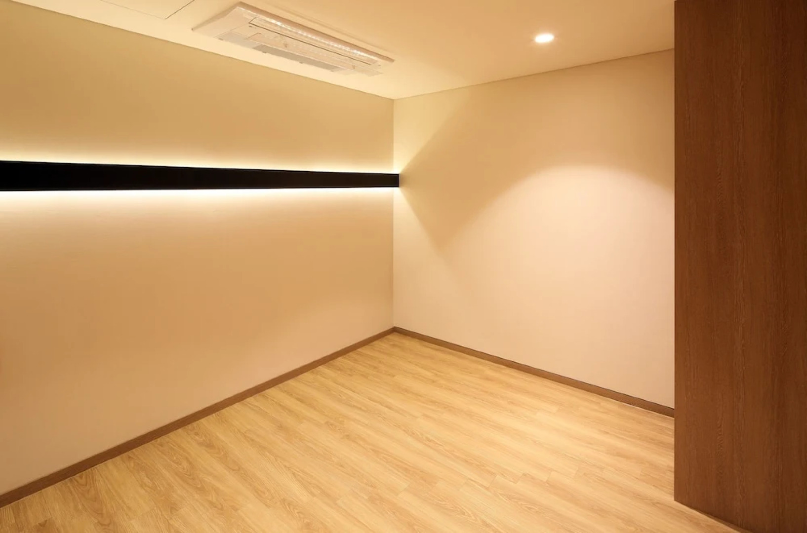 Dukgu Oncheon Resort Condo
