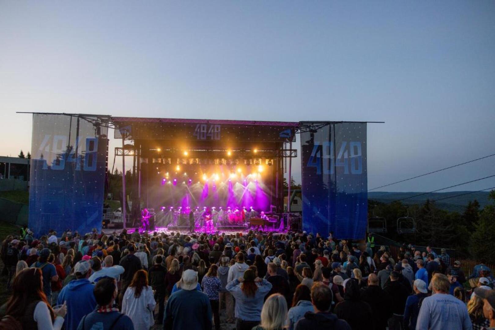 Allegheny Spring 326, ski in out, Pool HotTub