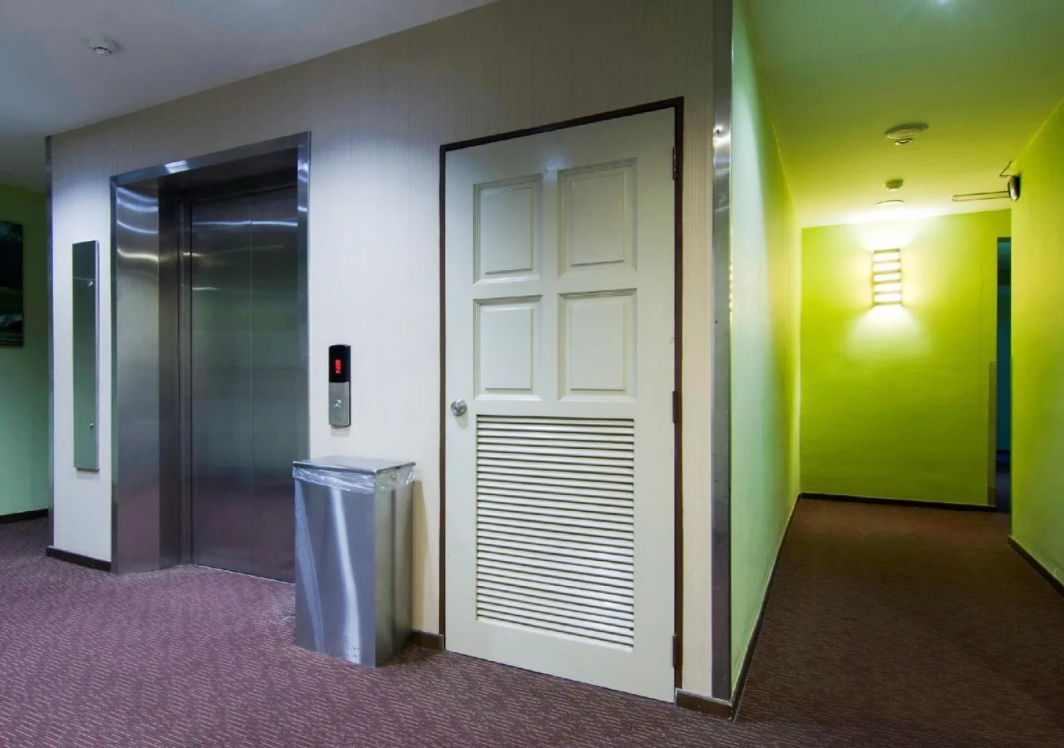 8 Days Boutique Hotel @ Mount Austin JB