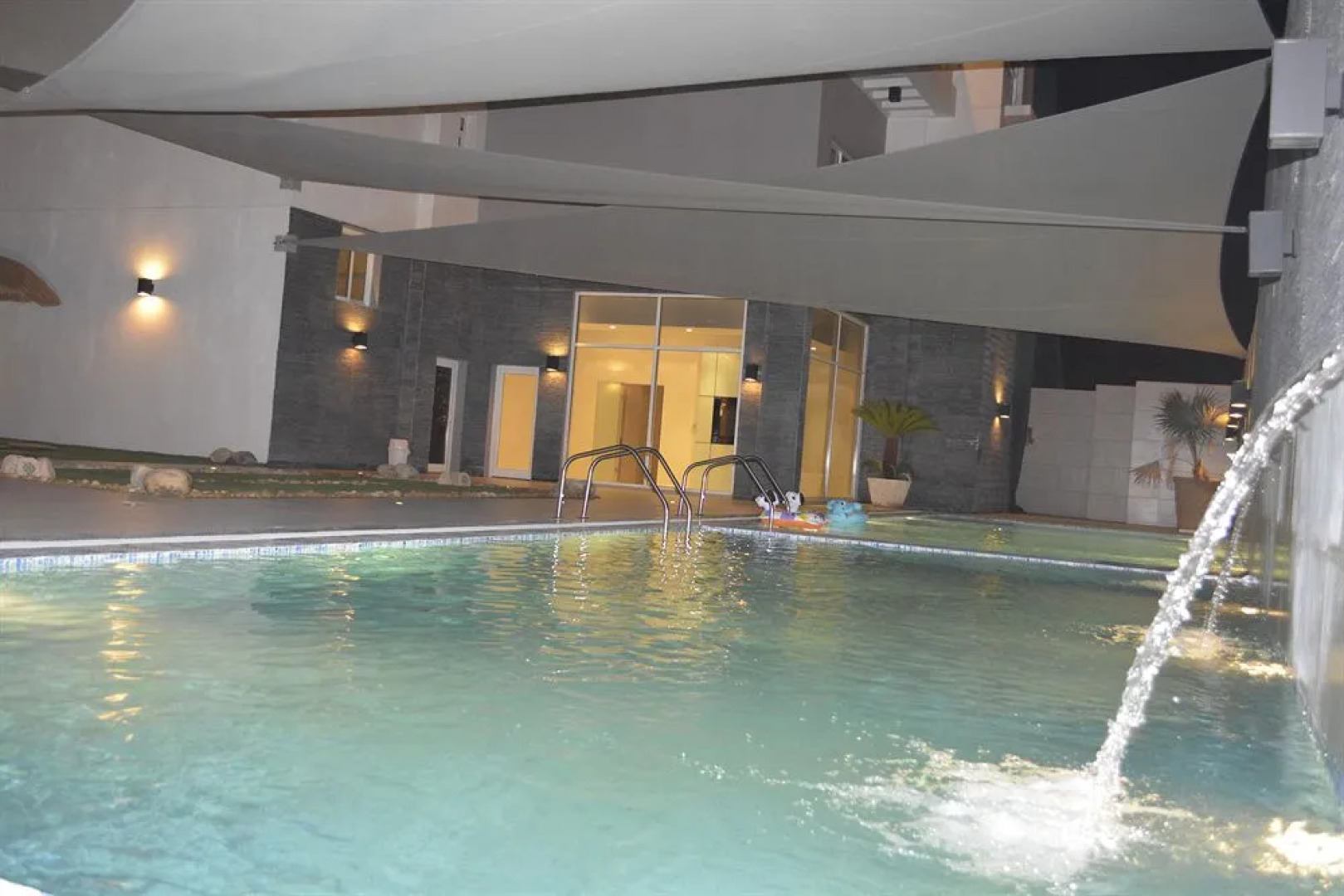 Leaders Plaza Apartments