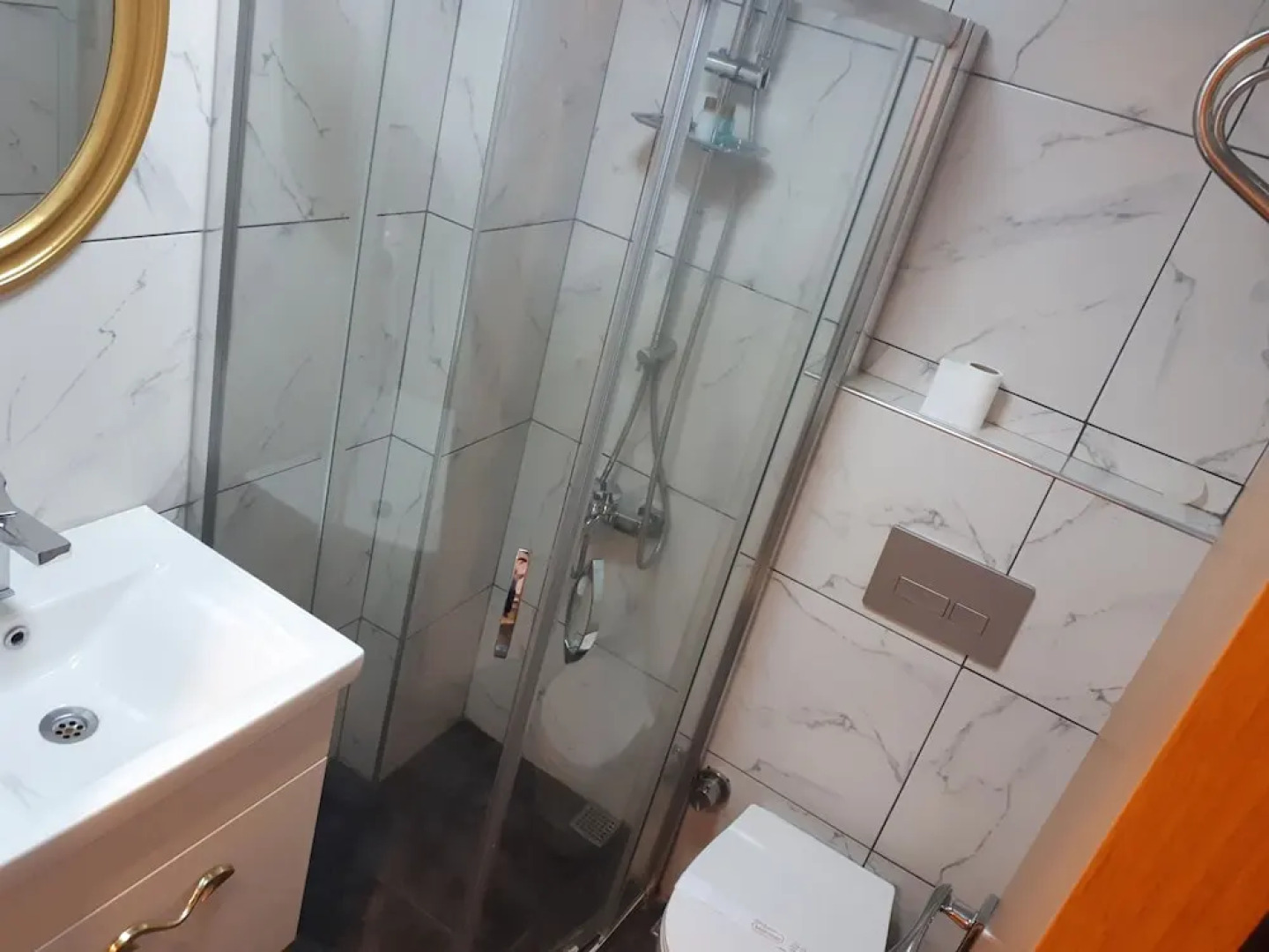 The Klazomenai Marine Hotel