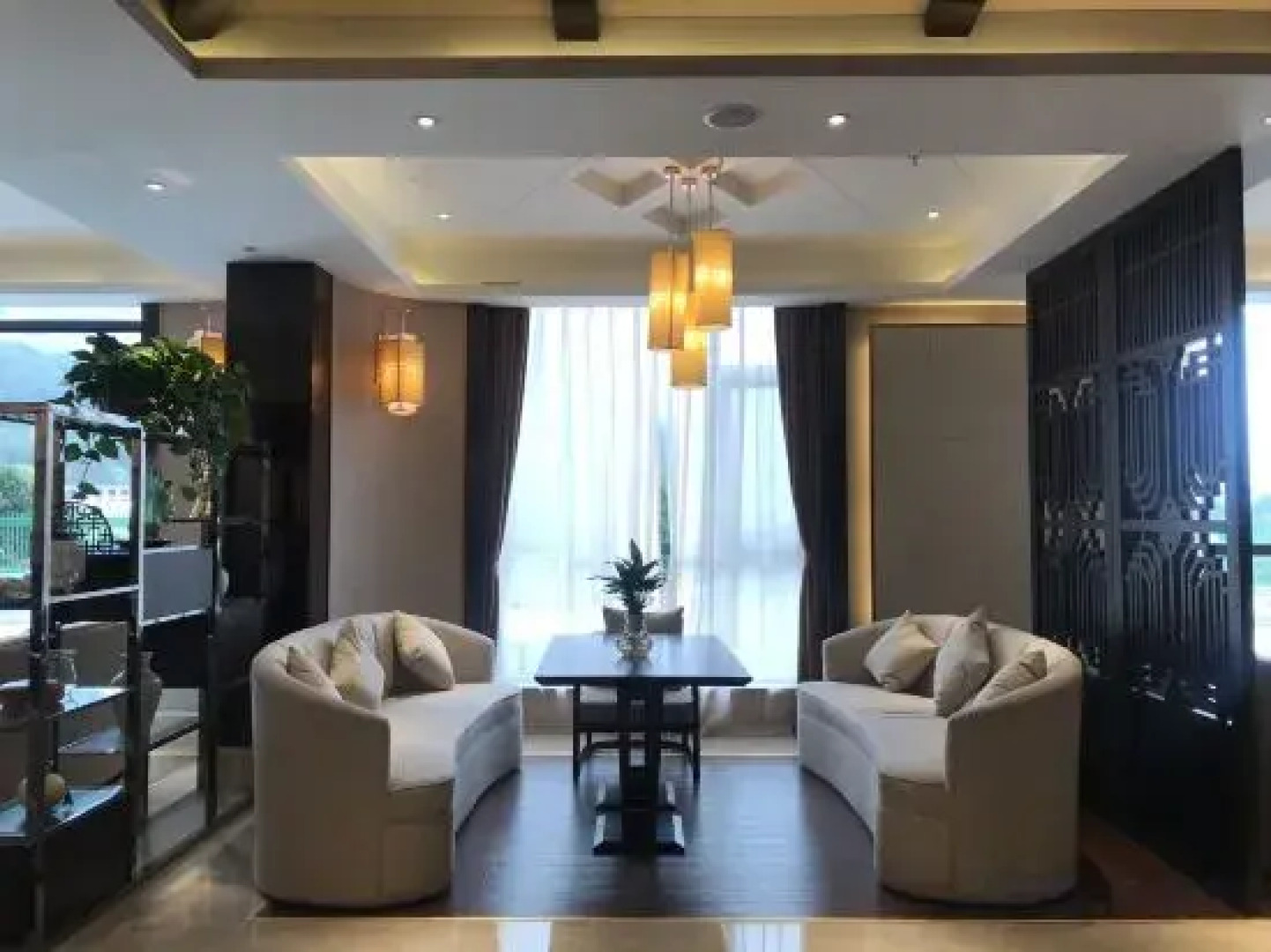 Four Seasons Oxygen Hotel Bomi