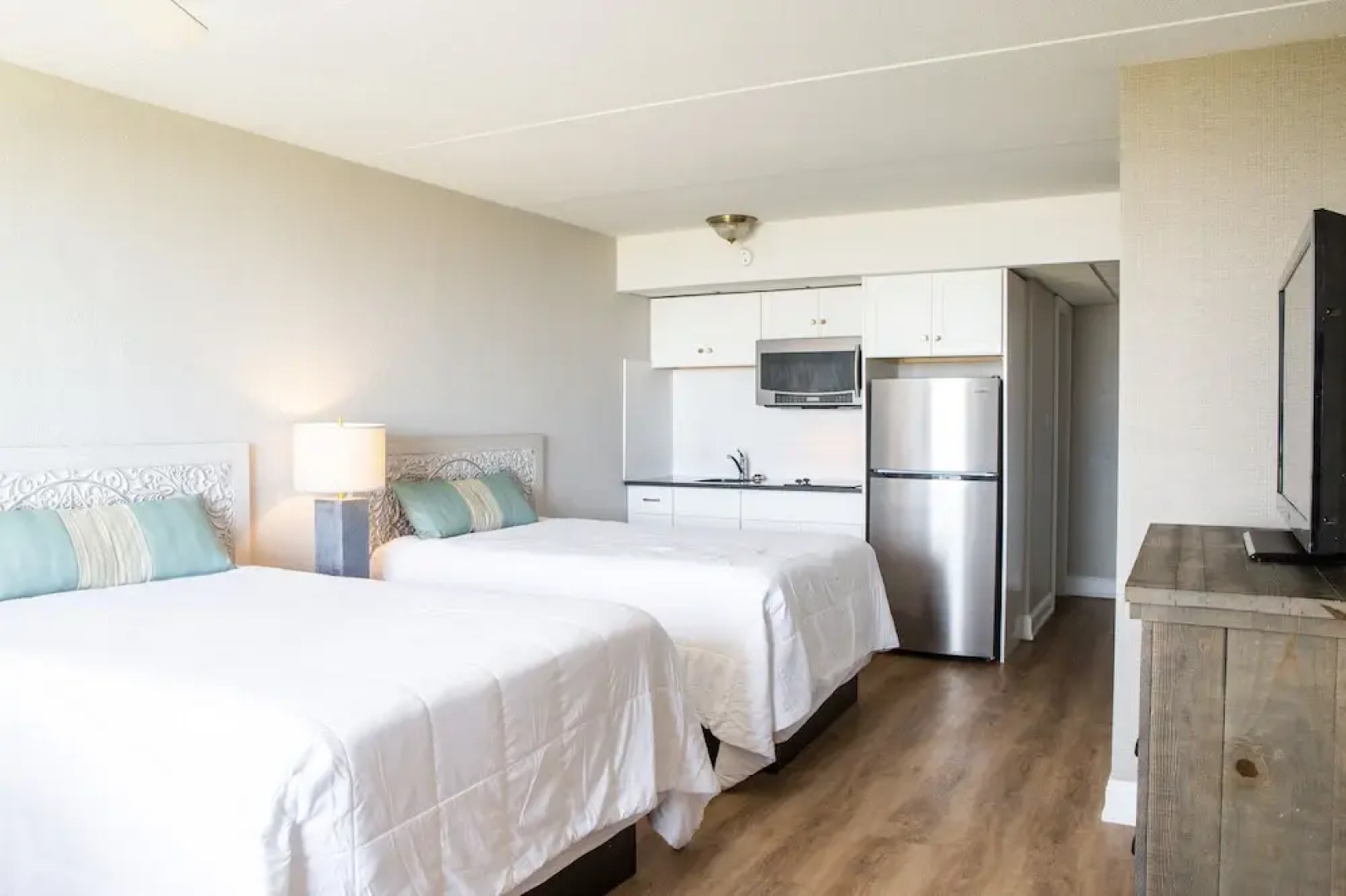 Bristol Plaza Resort Motel
