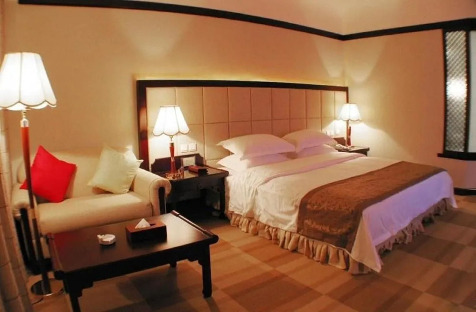 March Flower International Hotel