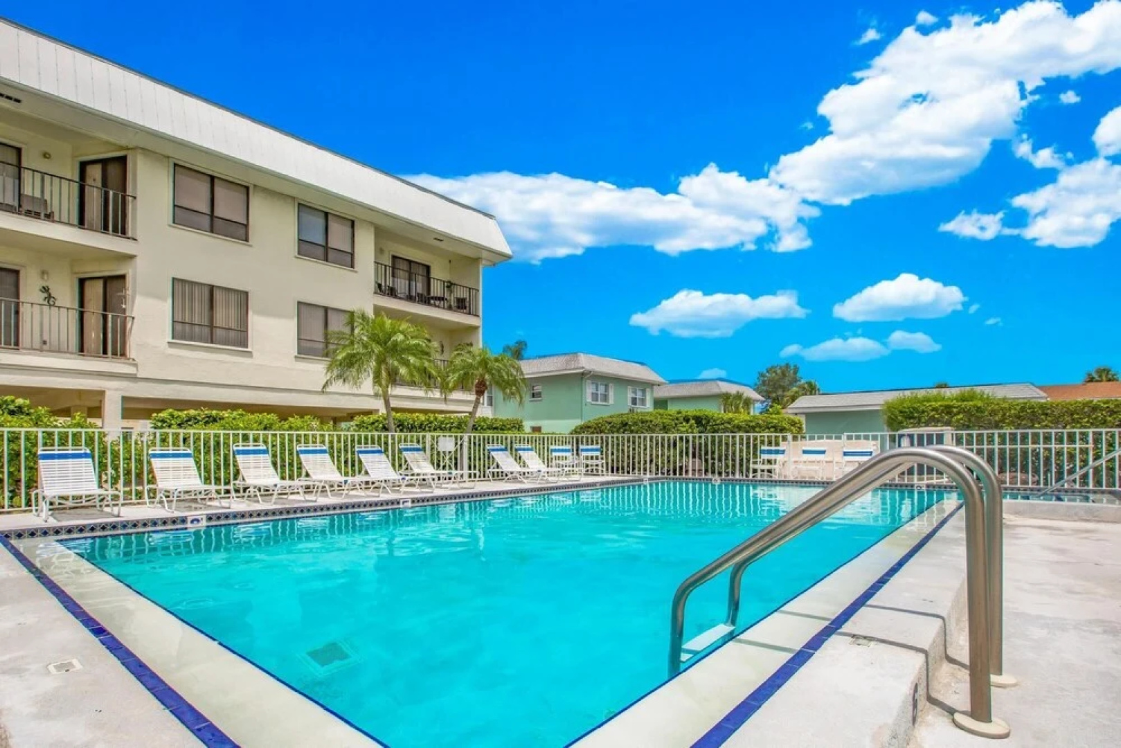 Absolute Paradise Ami-private Beach Access-water Views From Every Window-heated Pool- Walk To 14 Restaurants