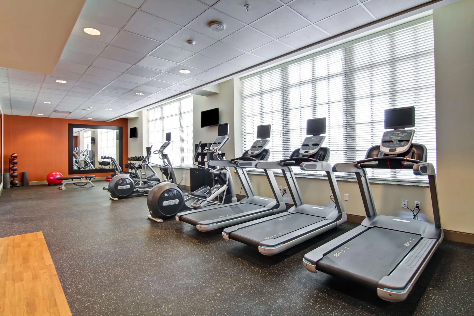 Hampton Inn & Suites Cincinnati-Downtown