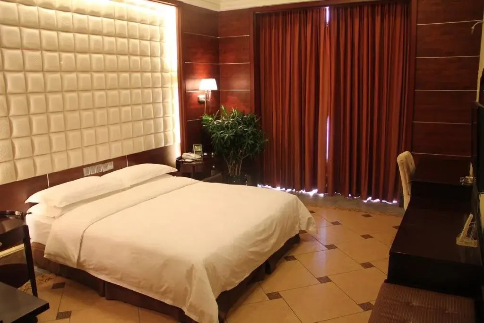 Qinghua Business Hotel