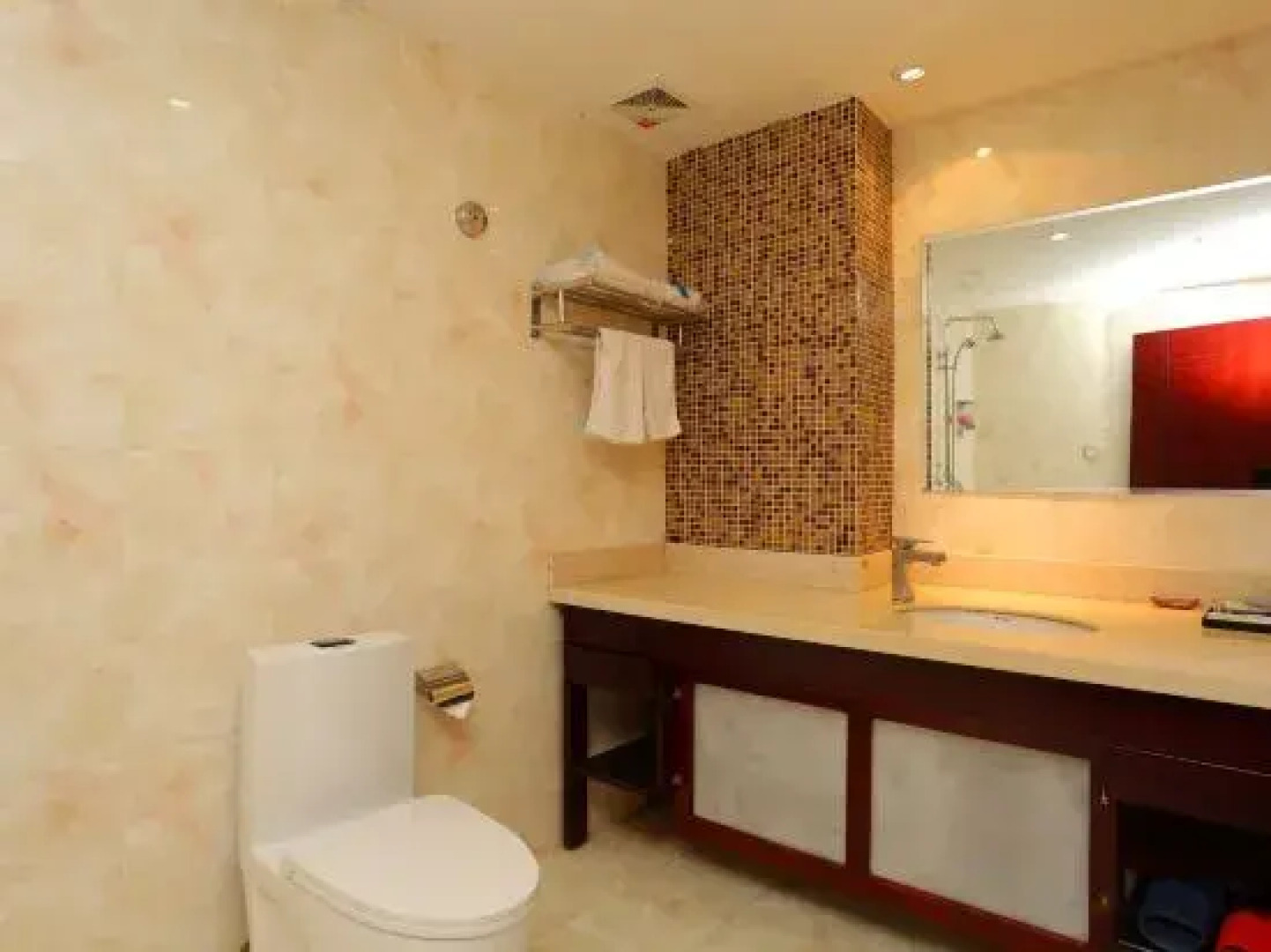 Huifong International Hotel