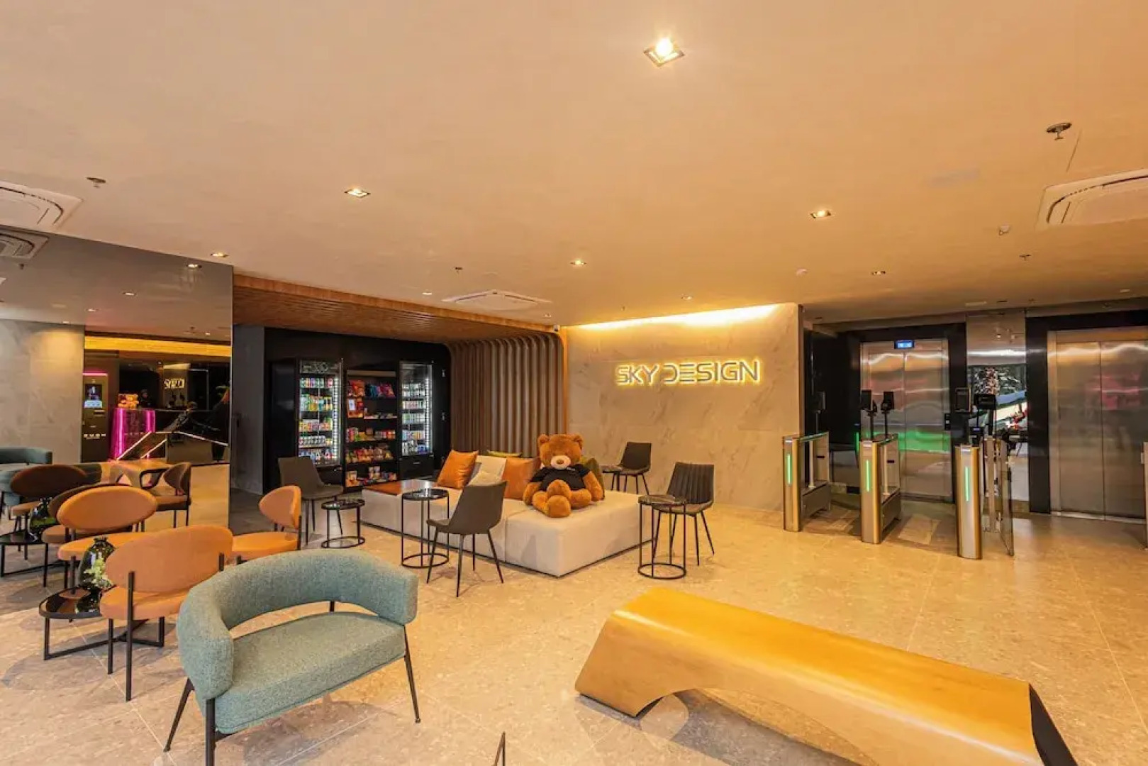 Sky Design Alphaville Housi by Anora