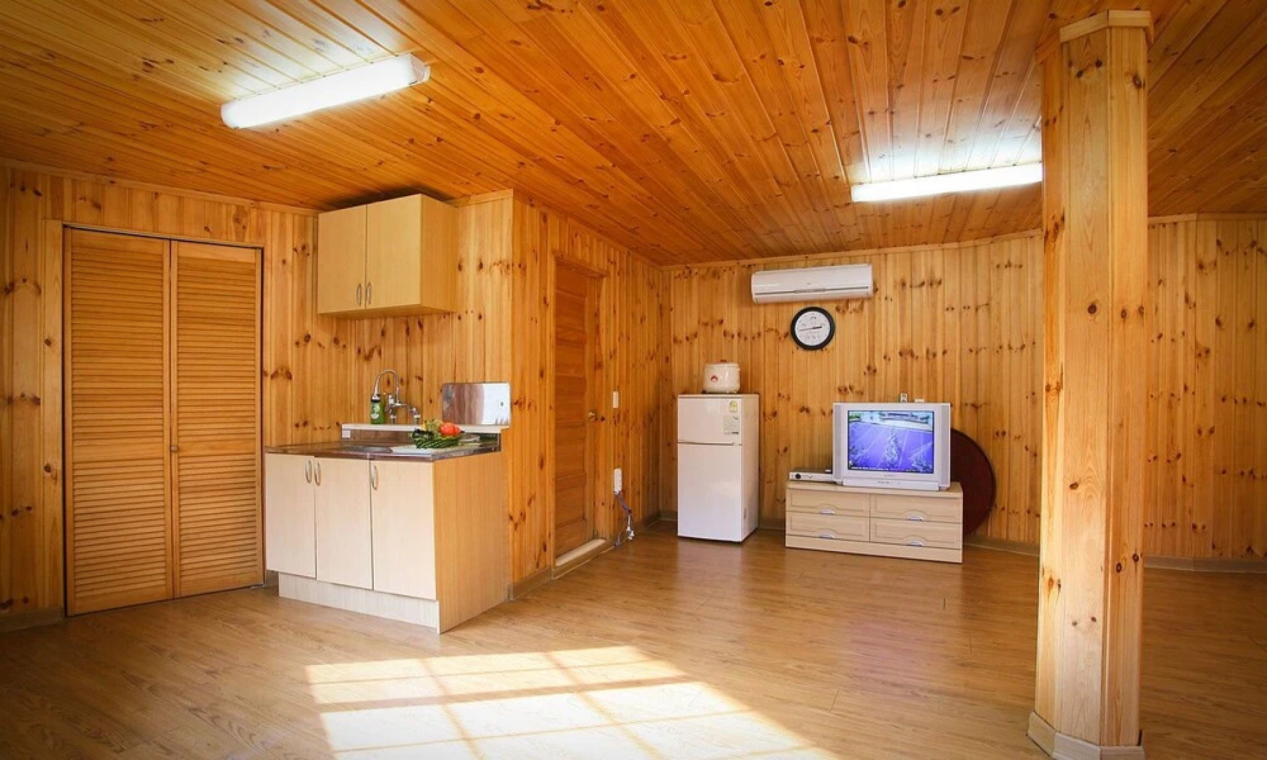 Spring Summer Fall Winter Pension