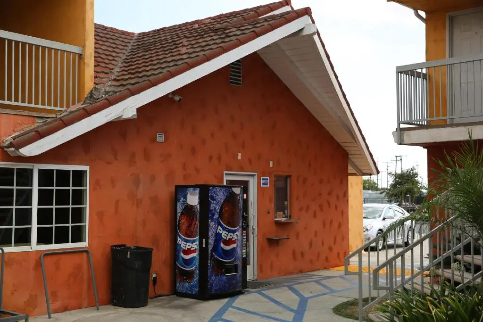 Chateau Inn and Suites