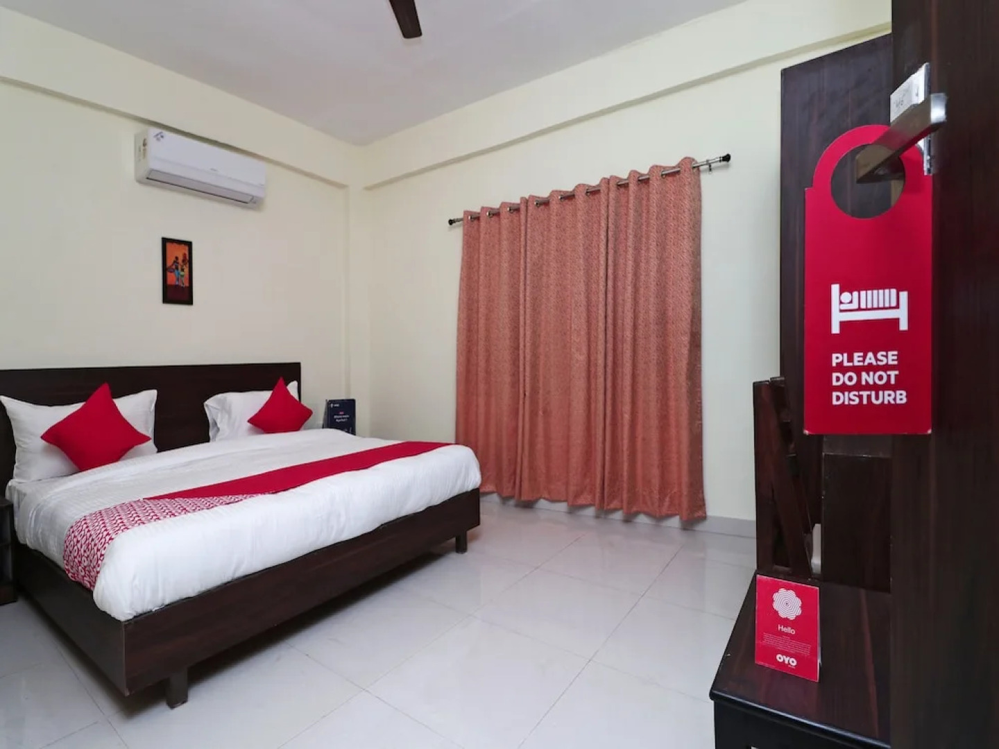 OYO 14811 Hotel Royal Monarch