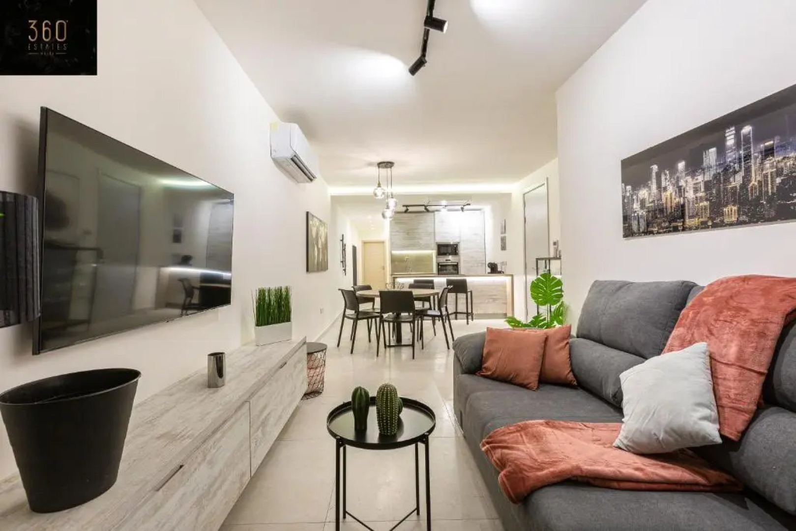 Beautiful, cozy APTs just off the Promenade & WIFI by 360 Estates