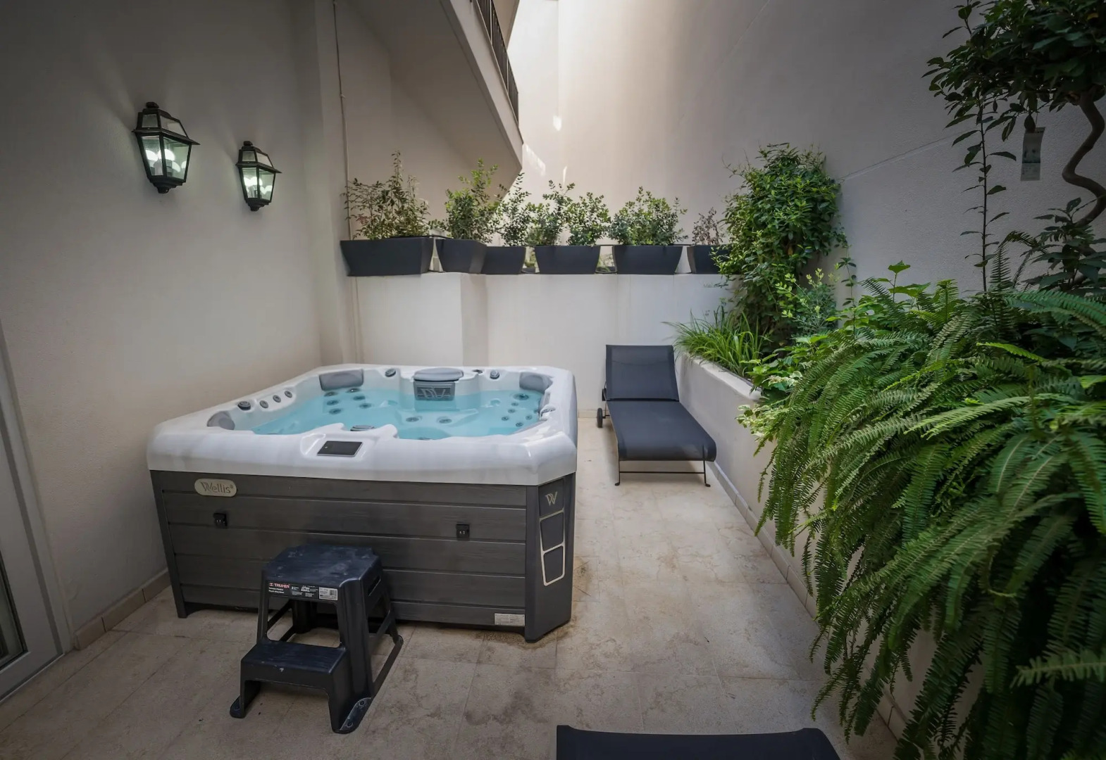 HOLM Boutique &Spa - IK Collection