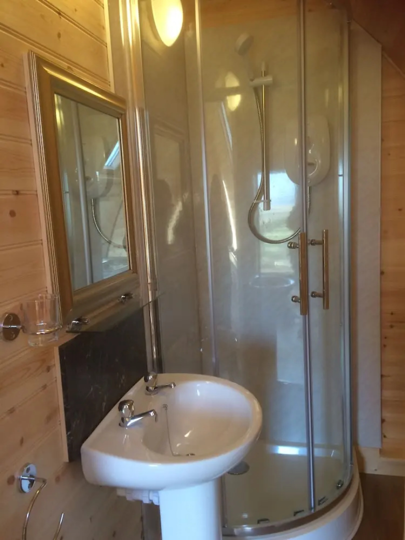 Loch Shin Luxury Pods