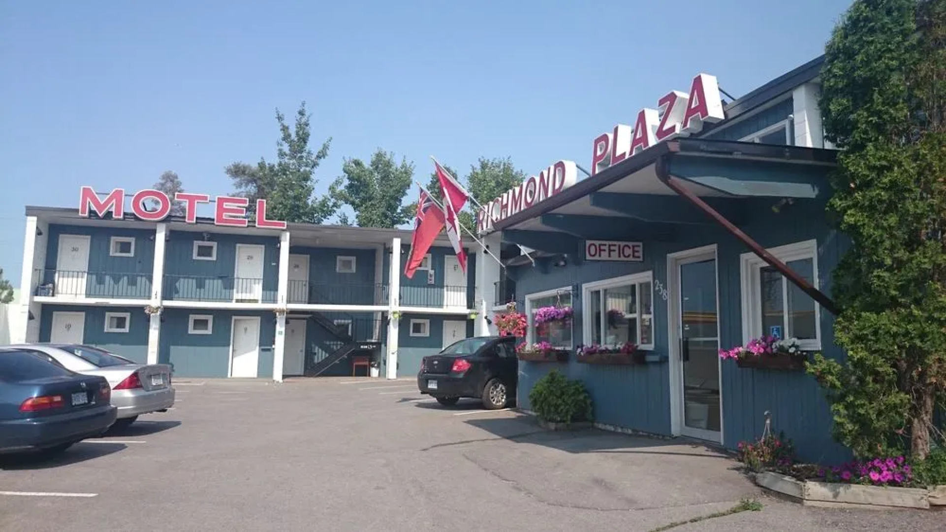 Richmond Plaza Motel
