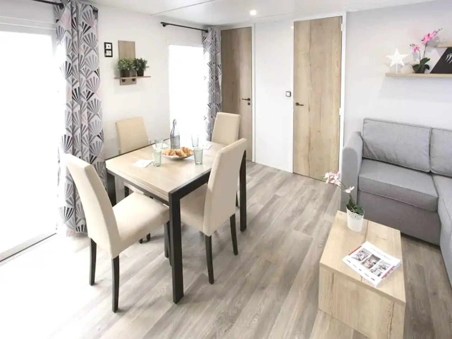 Property with 2 Bedrooms in Saint-Julien-En-Born, with Pool Access And Furnished Garden - 4 Km From the Beach