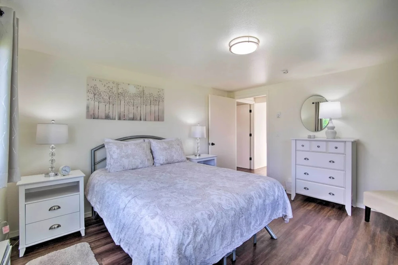 North Bend Home w/ Cornhole Court & Putting Green