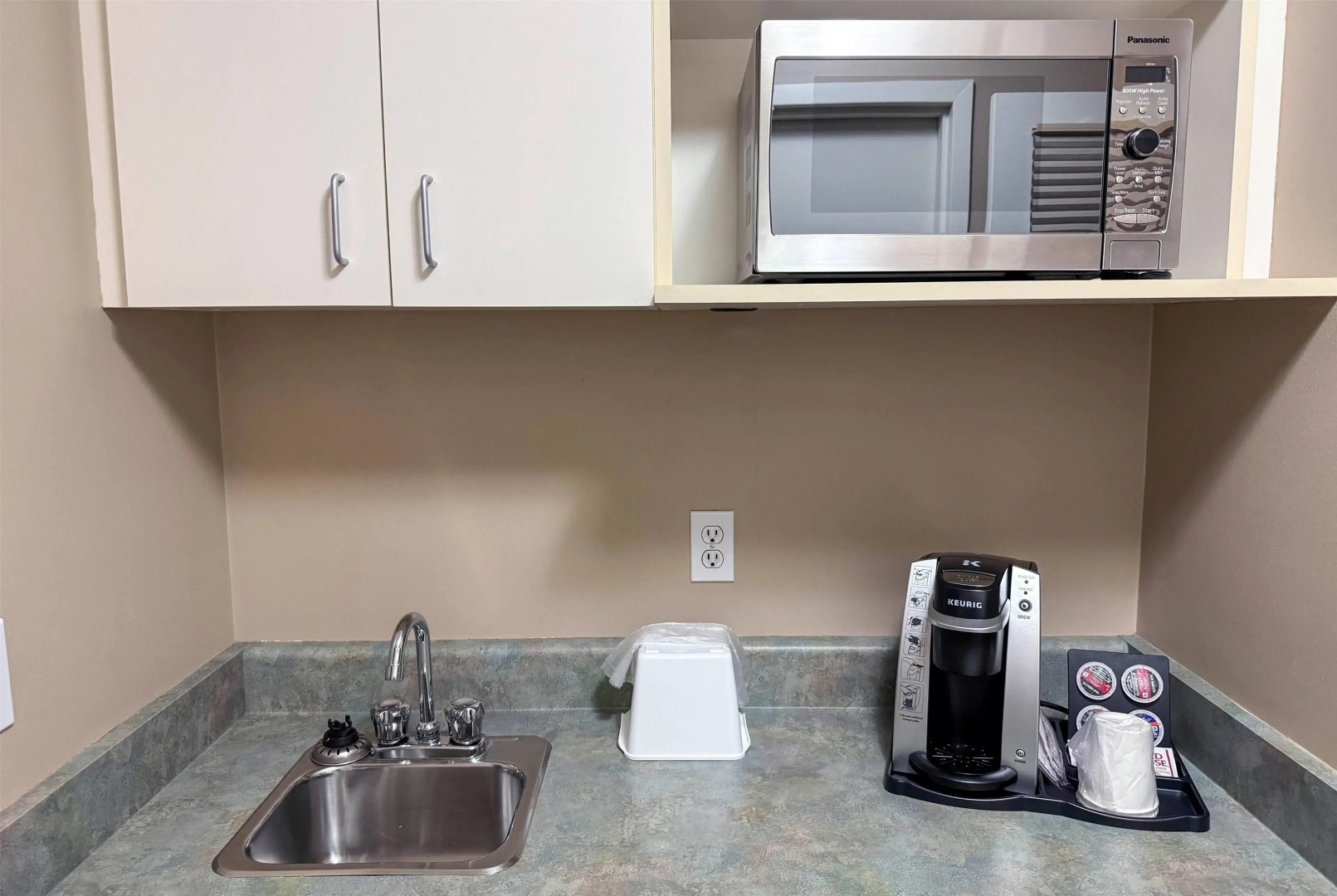 Super 8 by Wyndham Edmonton South