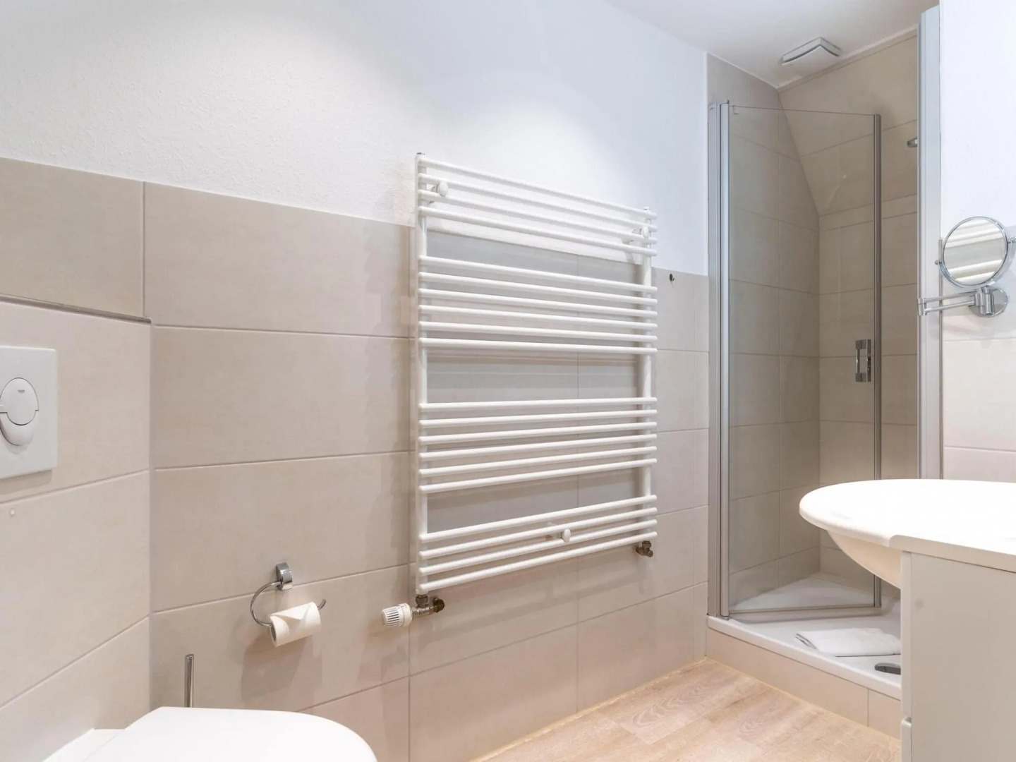 Holiday apartment with a fireplace in a thatched apartment house