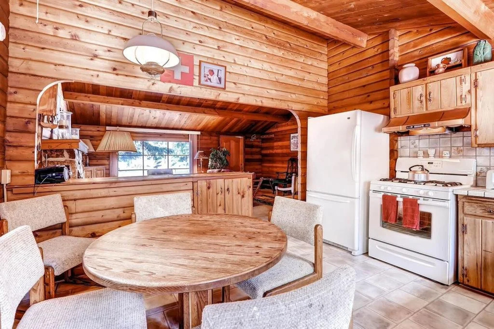 Alm Haus Standard Downtown Private Home by McCartney