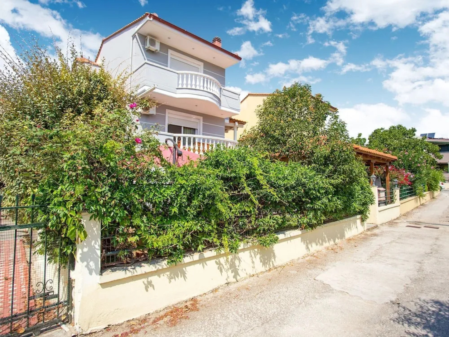 Pleasant Apartment in N. Irakleitsa With Garden