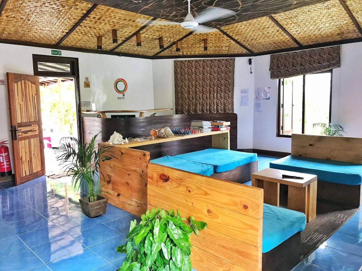 Yonder Retreat Folhudhoo