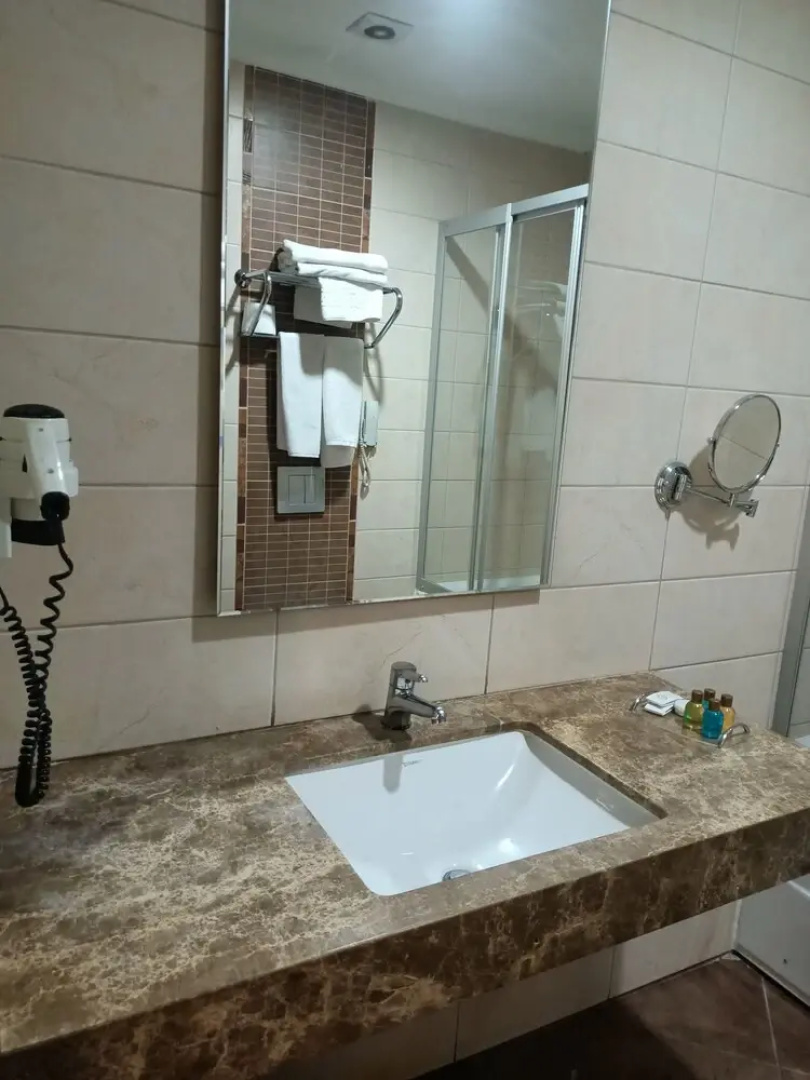 Avsar Hotel