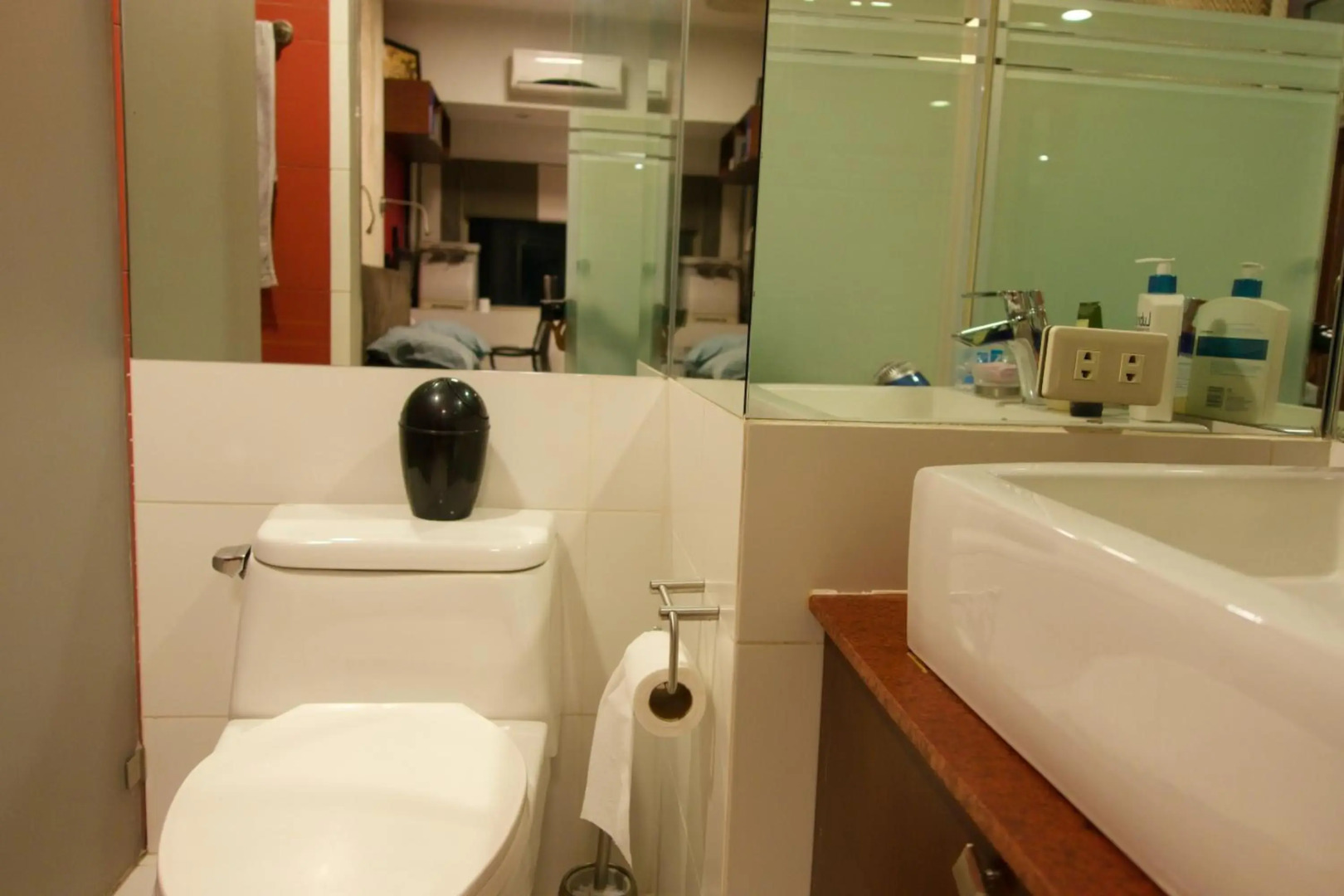 Luxury Condo at Forbeswood Parklane