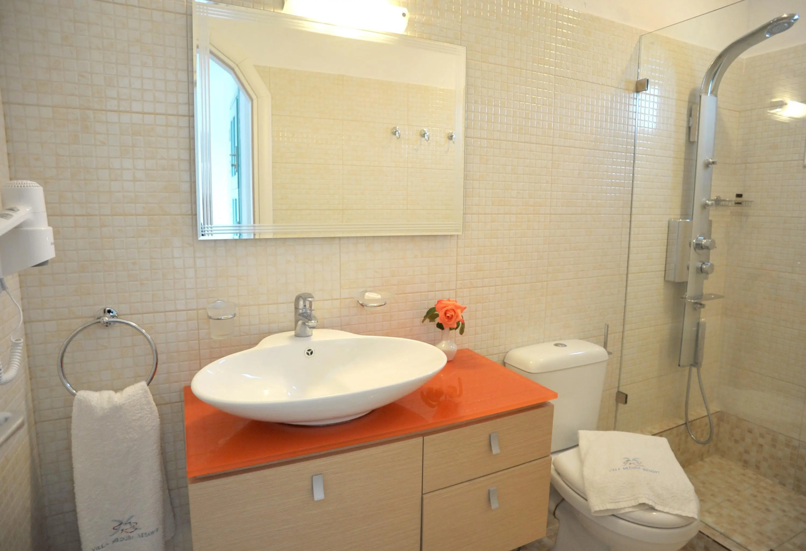 Medusa Resort & Suites