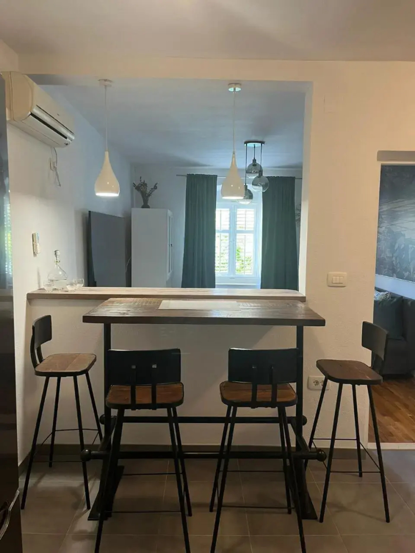 Apartment Main Street