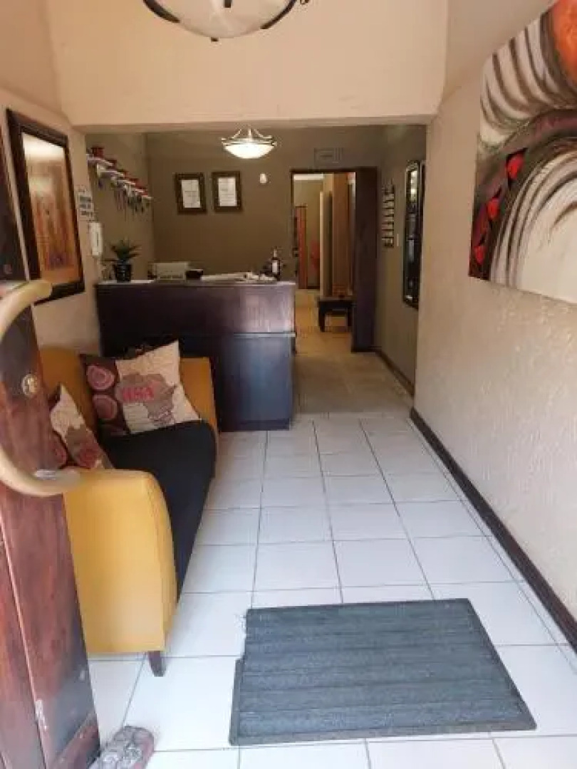 Ikhutse Manor Guest House